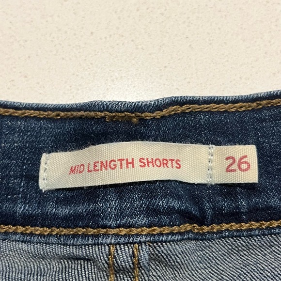 Levi’s Women’s 26 Mid Length Blue Shorts Jean Denim - Picture 7 of 11